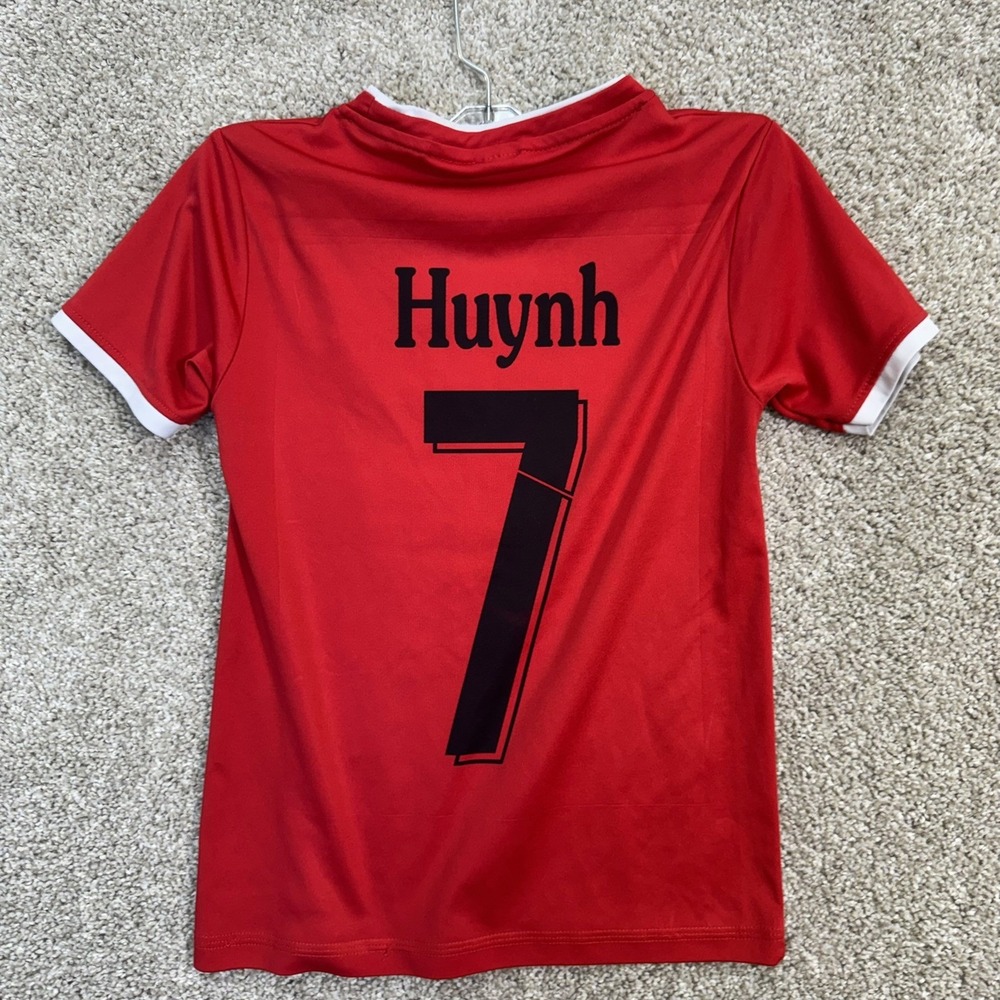 Kids Liverpool FC Soccer Jersey Huynh 7 Red White Short Sleeve Size 11 - Picture 1 of 8